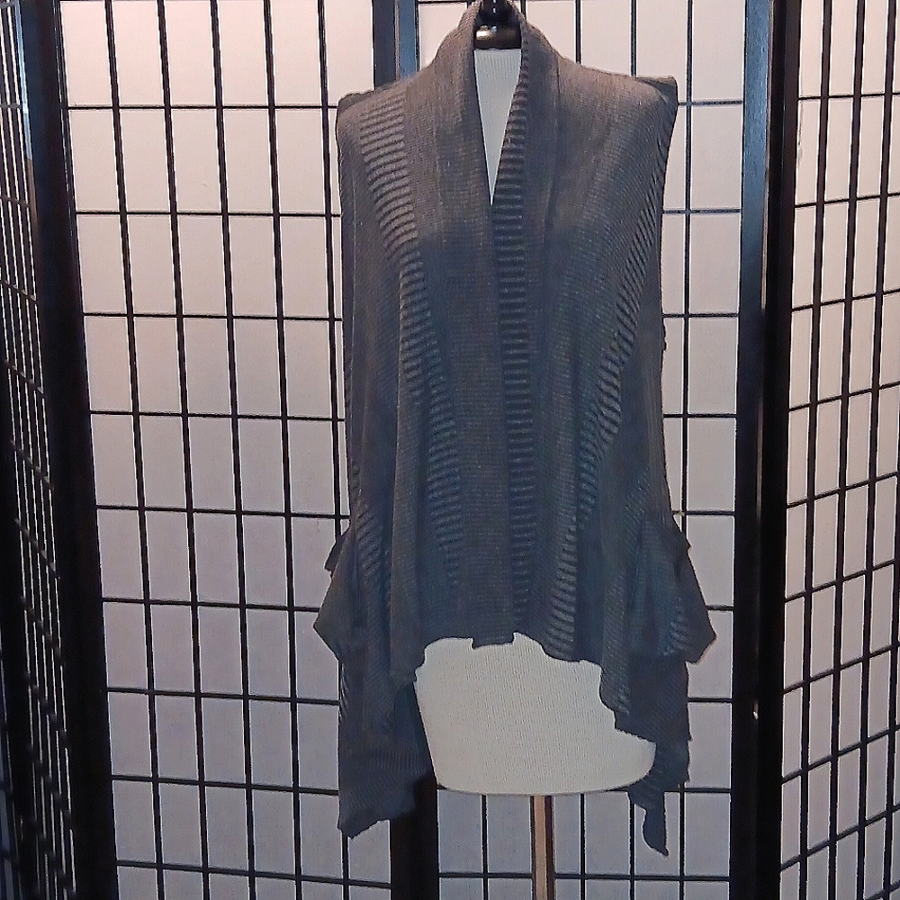 Patchington long vest with asymmetric hem. Size L.